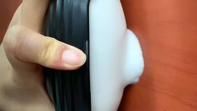 神奇的粘毛器!不僅能輕松清理頭發(fā)和貓貓狗狗掉落的毛發(fā)，水一沖就干凈能繼續(xù)用了 #粘毛神器  #養(yǎng)貓人