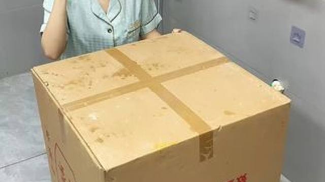 #可伸縮拖鞋架   涼鞋拖鞋用它收納不占空間，還能當(dāng)個(gè)#可伸縮毛巾架  使用，衛(wèi)生間干凈整潔多了#免
