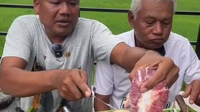 泰國大叔吃牛肉生 #泰國美食#泰國特色美食#原始美味