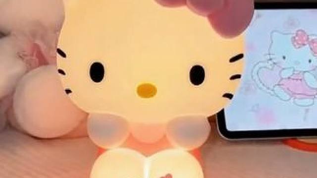 hello kitty 款小夜燈 誰能拒絕這么可愛的hello kitty，圣誕節(jié)快來了，趕緊艾特你