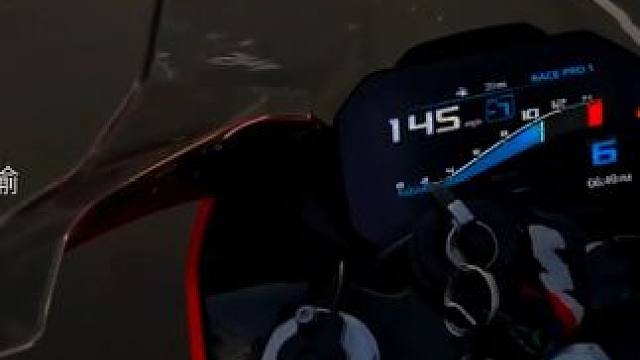 終于明白了這句話"你心里沒我 我再勇敢都沒用"#機(jī)車小琦 #專業(yè)動作請勿模仿 #機(jī)車