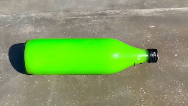 樓梯滾瓶子爆破解壓時刻