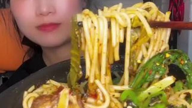 #美食分享 #大口吃面過癮