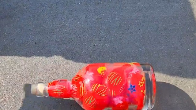 樓梯滾瓶子爆破解壓時刻
