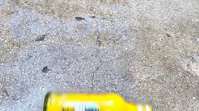 樓梯滾瓶子爆破解壓時刻