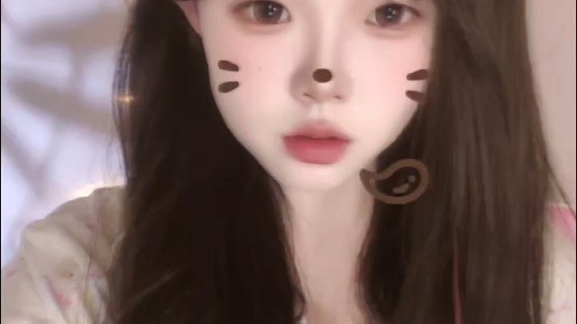 系啊!像我這種粘人的小寶寶受到一絲一毫的冷落 心都會(huì)碎掉?????????
