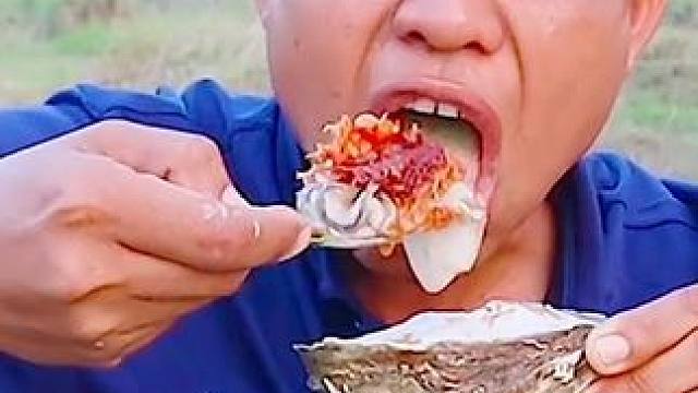 比臉還大的大生蠔 #美食 #泰國美食 #戶外美食 #內容啟發(fā)搜索