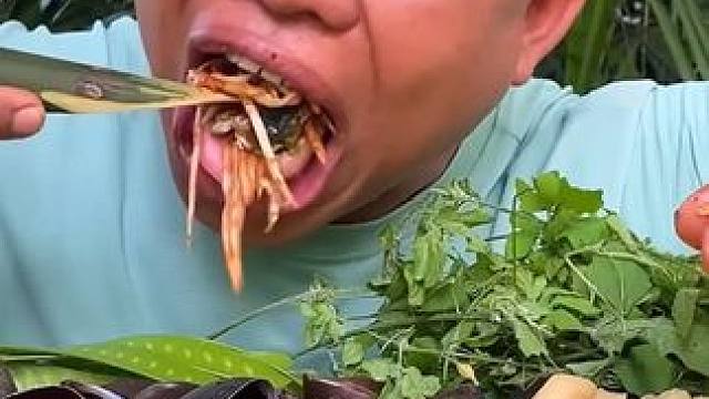 酸辣木瓜絲?新鮮大黑螺 #美食 #泰國美食 #戶外美食 #內(nèi)容啟發(fā)搜索