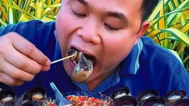 每天一頓大肥螺滿足 #泰國美食 #泰國大叔 #內容啟發(fā)搜索 #鄉(xiāng)村美食 #泰國菜