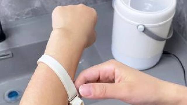內(nèi)衣褲護(hù)理機(jī) 內(nèi)衣褲護(hù)理機(jī) 家里有寶寶的貼身衣物就用這個(gè)自帶藍(lán)光抑菌的小型衣物護(hù)理機(jī) #迷你洗衣  
