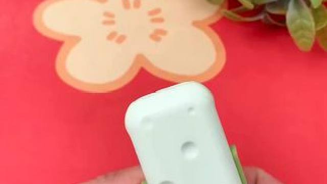讓人驚喜的小東西，一頭拆線一頭穿針，還帶有磁吸針盒，方便好用，做針線活必備 #穿針器  #拆線器  