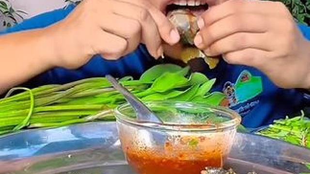 咖喱燉滿籽蛋蛋蛙 #美食 #戶外美食 #泰國美食 #內(nèi)容啟發(fā)搜索