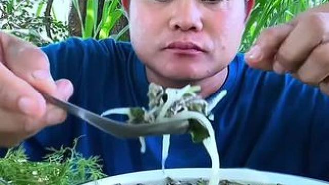 野菜清燉蛋蛋蛙碎小蝌蚪 #我的鄉(xiāng)村生活 #泰國(guó)大叔#泰國(guó)美食#泰國(guó)生活#內(nèi)容啟發(fā)搜索