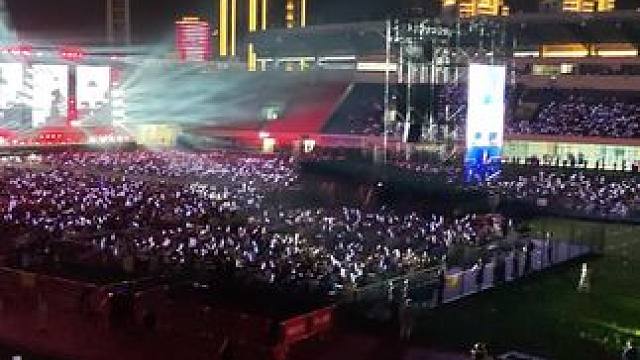 演唱會(huì)上玩switch第一人！佩服佩服#switch #switch游戲 #主機(jī)游戲 #演唱會(huì) #情