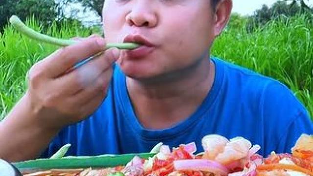 酸辣?料汁?涼拌臭豆海鮮拼盤(pán) #我的鄉(xiāng)村生活 #泰國(guó)海鮮#泰國(guó)大叔#泰國(guó)美食#內(nèi)容啟發(fā)搜索