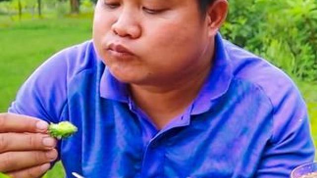 迷你小苦瓜炭烤小魷魚剁椒料汁? #種草激勵計劃 #泰國大叔#泰國美食#泰國海鮮#內(nèi)容啟發(fā)搜索