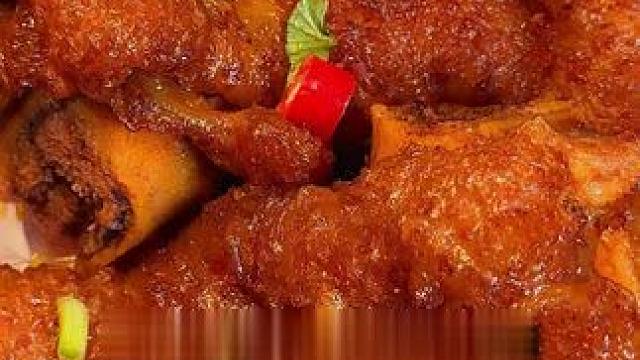 肉質(zhì)Q彈有嚼勁，鹵香超濃郁，一嗦脫骨，太絕了！#零食推薦#鄔辣媽#虎皮豬蹄