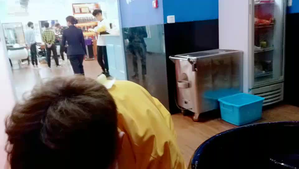 Tony老师大徒弟——幼熙洗头洗上瘾？《虎牙娱乐+》