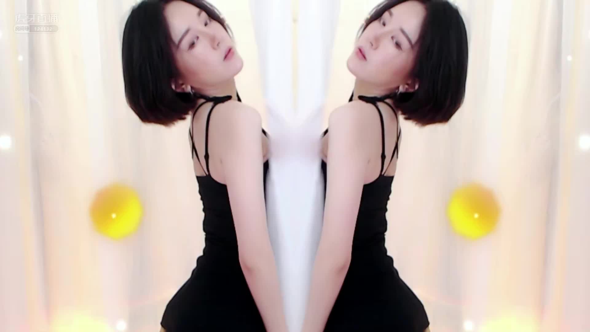 kina有猫：高挑女神性感舞蹈，舞姿真惊艳