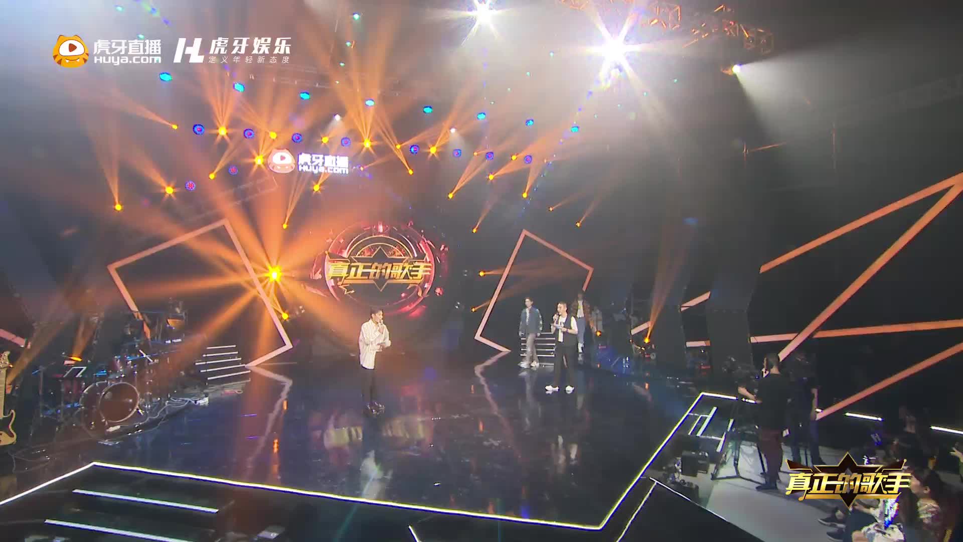 林亚冬、张达源、魏瑾、李茉、管煜正 五位助唱嘉宾为主播们加油拉票