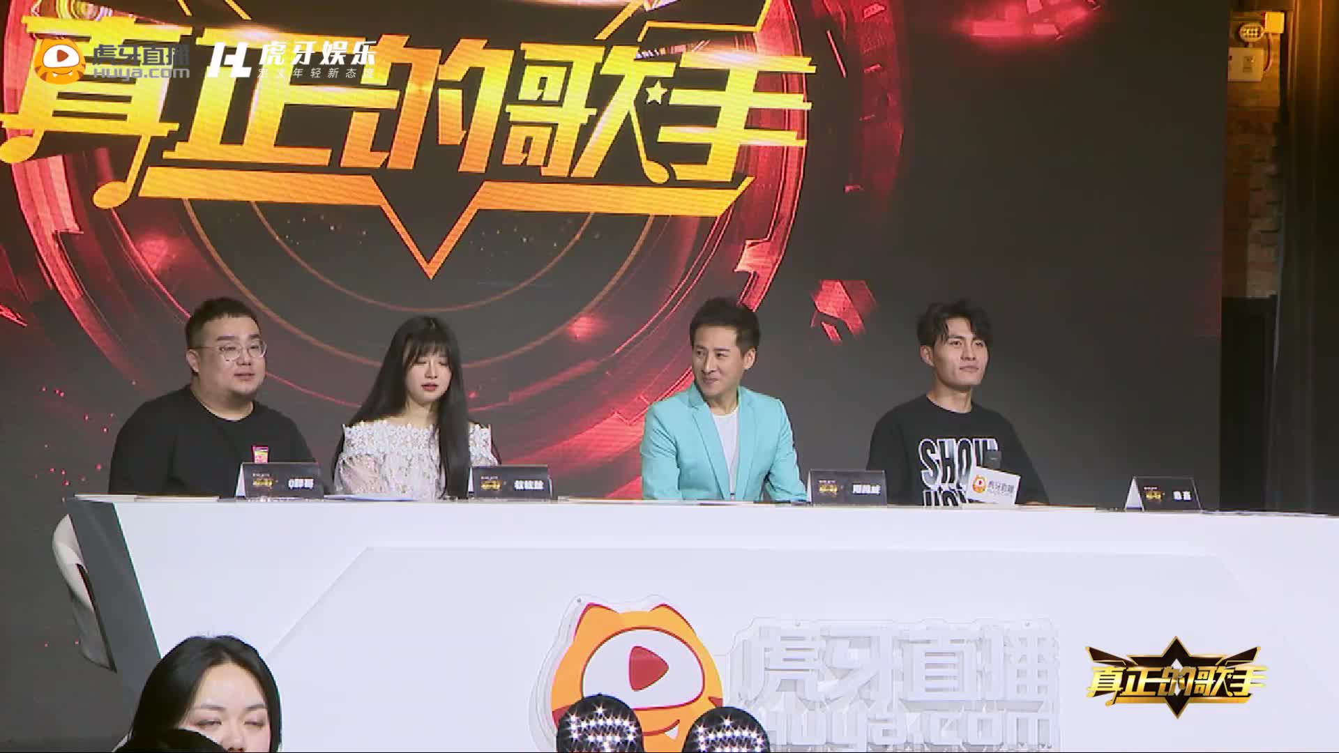 朱天天想看心态打王者，心态表示手把手教朱天天玩