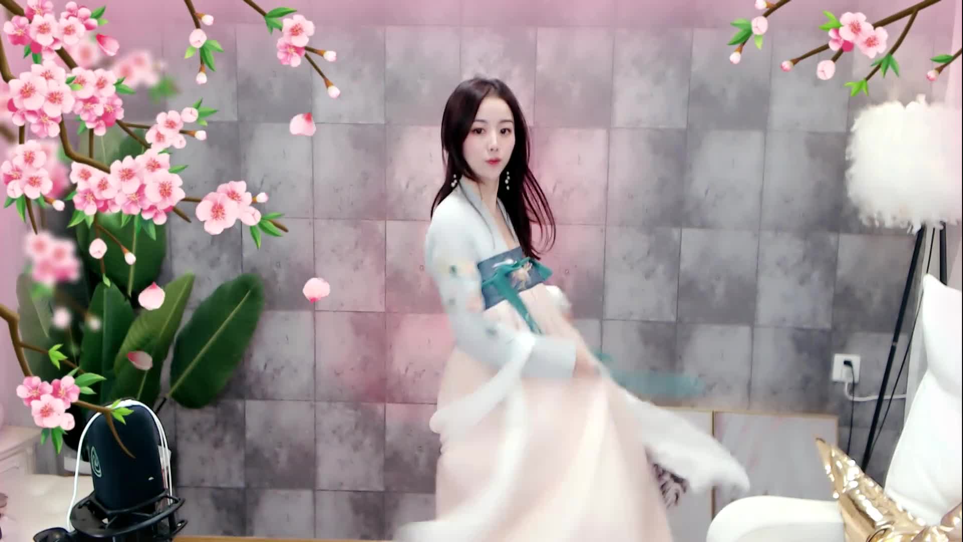 RD幼夏：不知道什么原因，我感觉我这一生只想要你。
