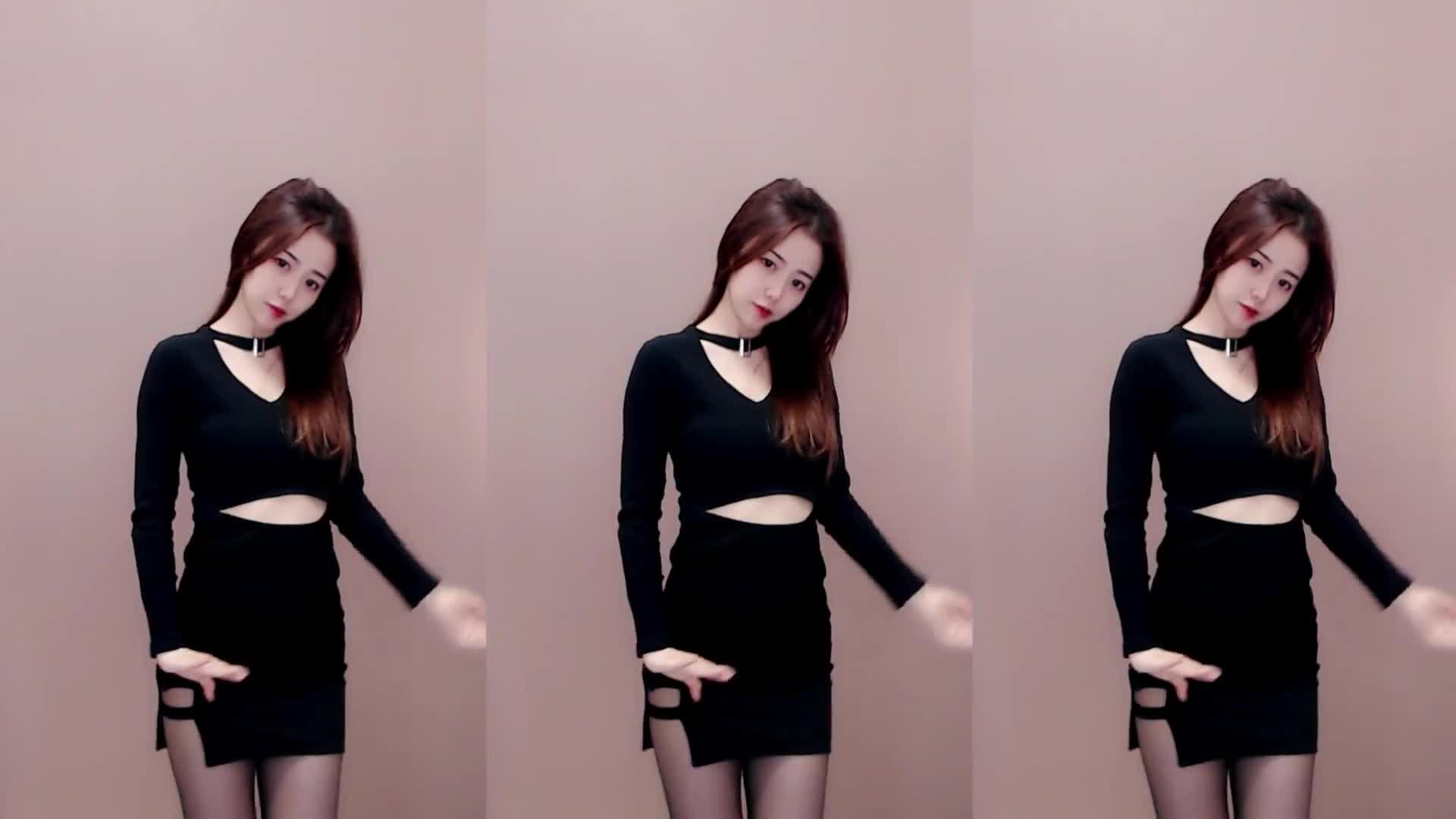 幼夏丶511：救命谁有药包过来扶我下 太火辣了