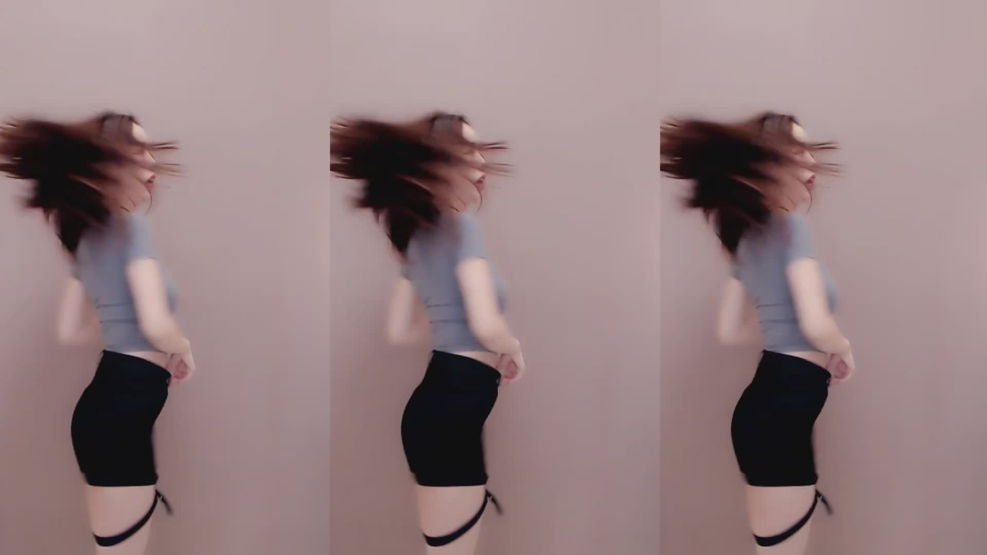 幼夏丶511：皮衣皮裤就很NICE