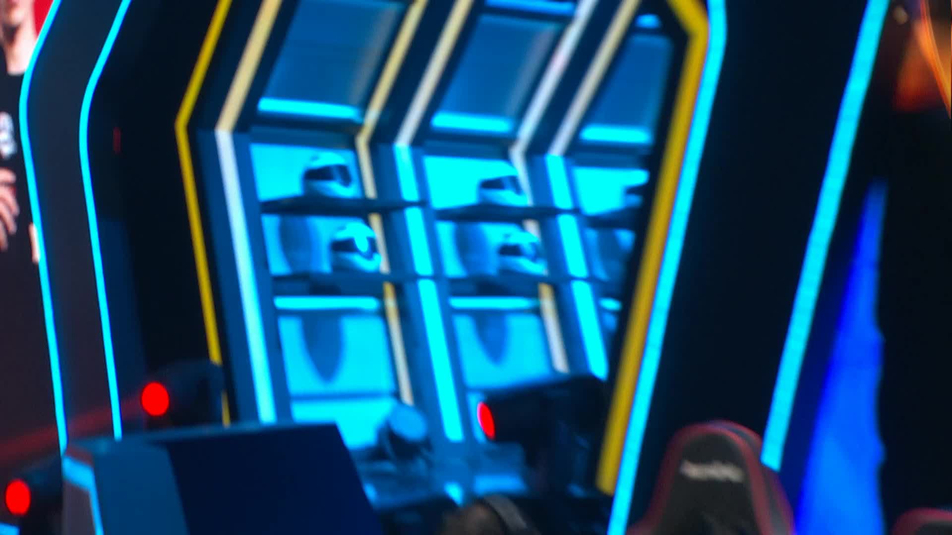 XROCK vs Wolves_团队竞速赛_P1职业联赛季后赛第一周_DAY2