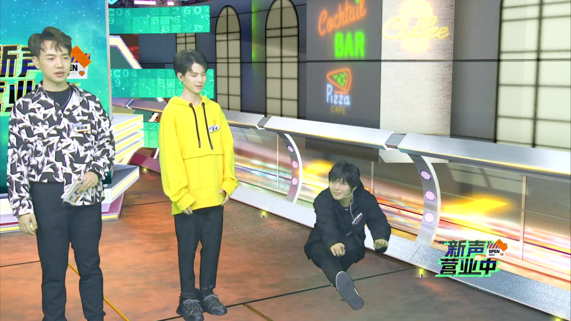 Black ACE超高难度舞蹈动作接龙 弹幕直呼好难哦！