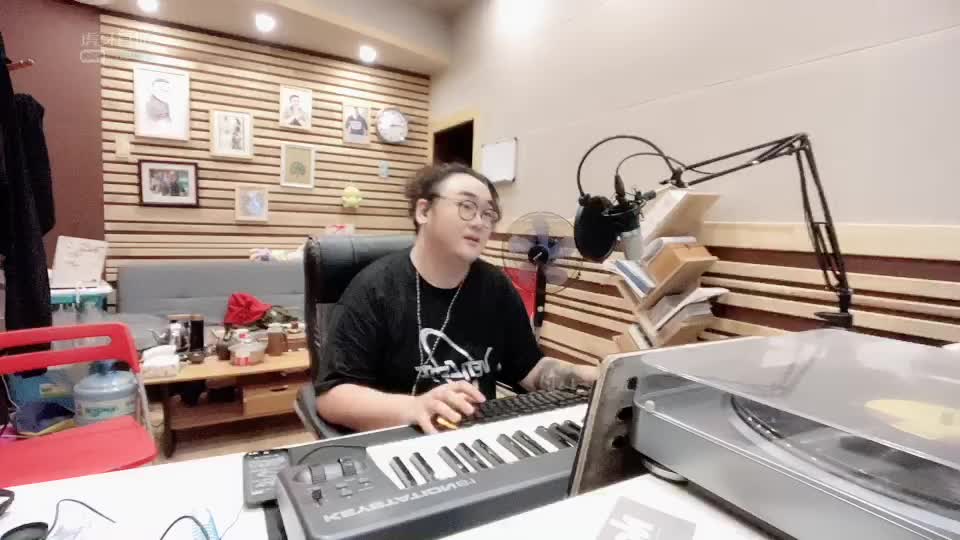 【听见大牌】梁凡《阿楚姑娘》原唱