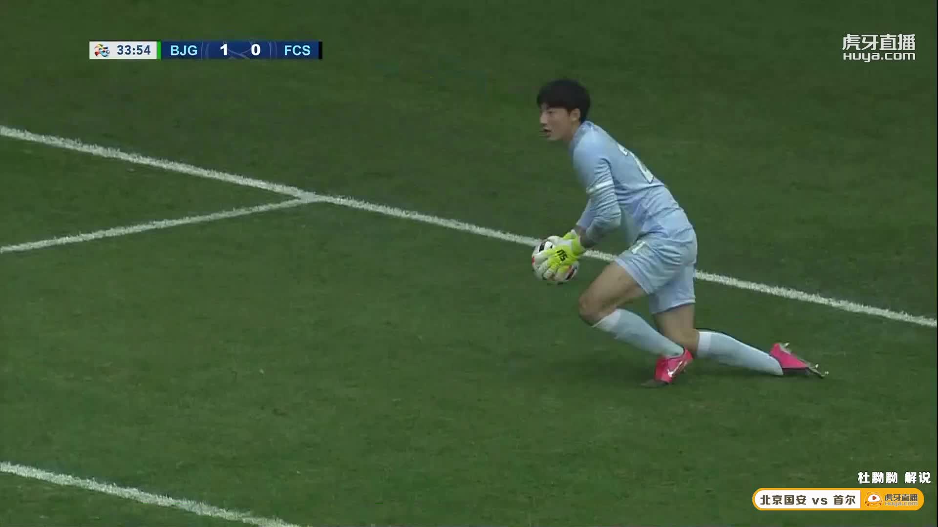 首尔门前突施冷箭，侯森飞身化解