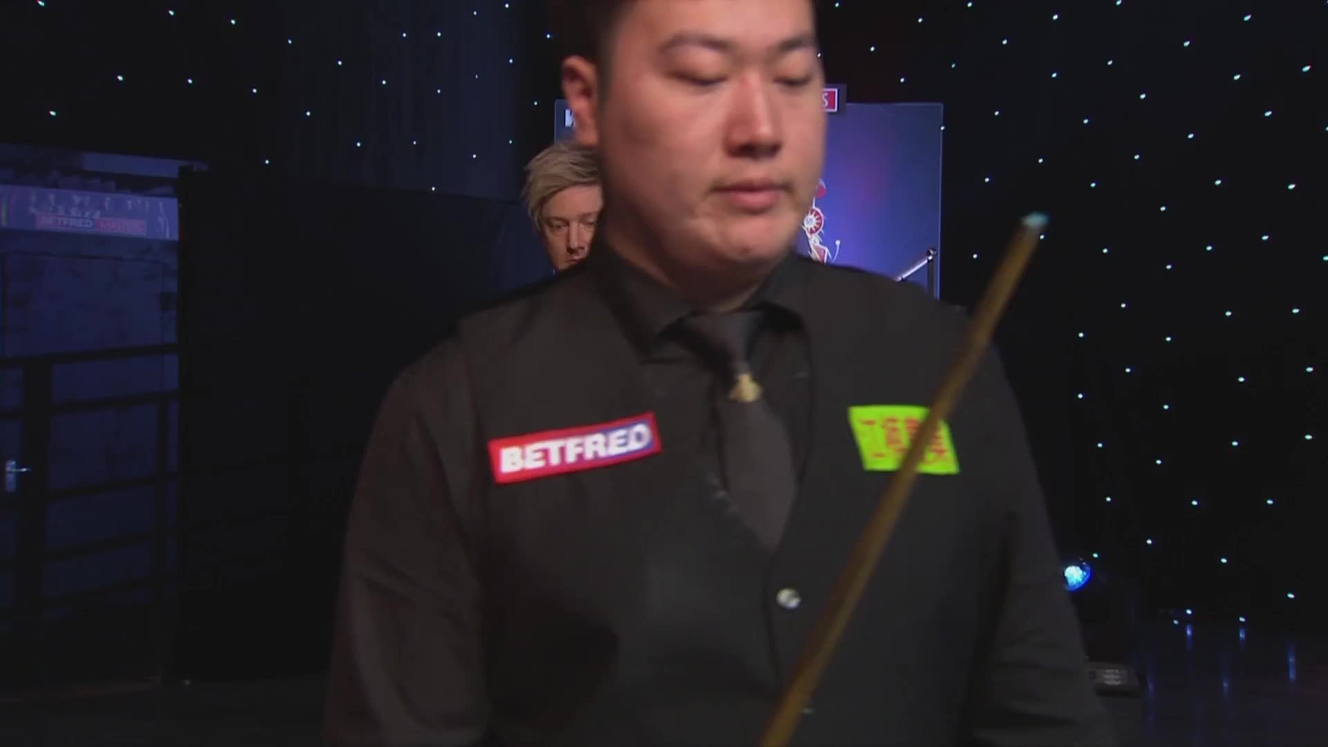 尼尔·罗伯逊VS颜丙涛 12日斯诺克大师赛 下 清流