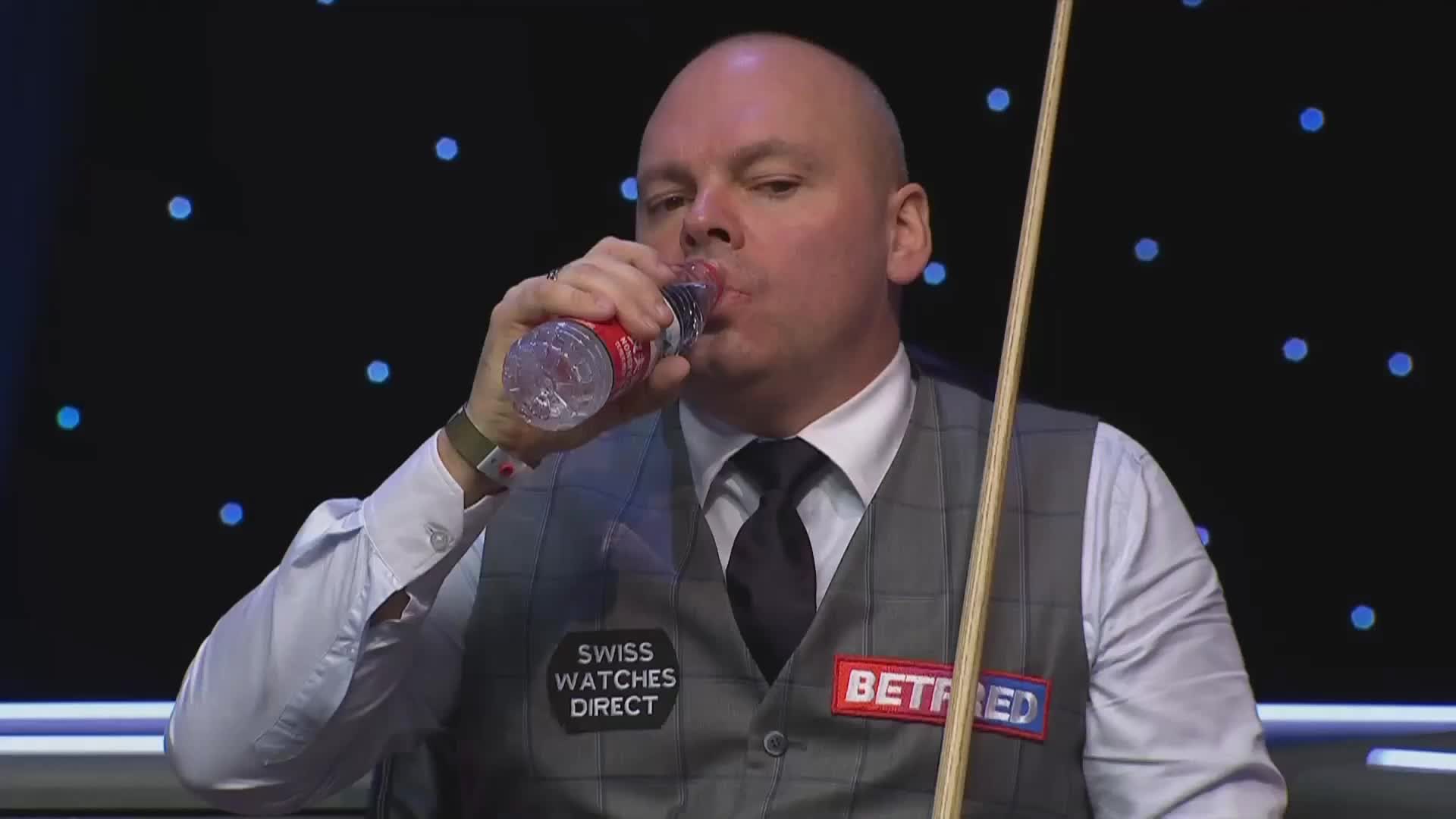 斯图尔特·宾汉姆VS颜丙涛 16日斯诺克大师赛 下 黑8