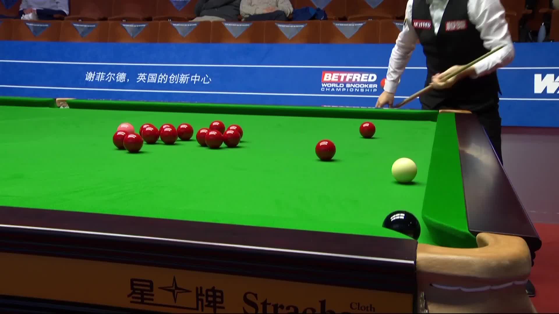 丁俊晖底袋未进，面露难色