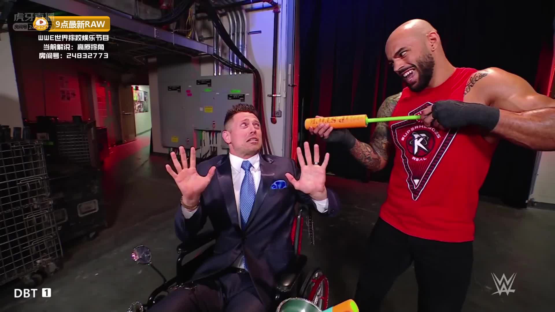  李科学惊人飞扑，带走莫里森！还好没有观众！ 2