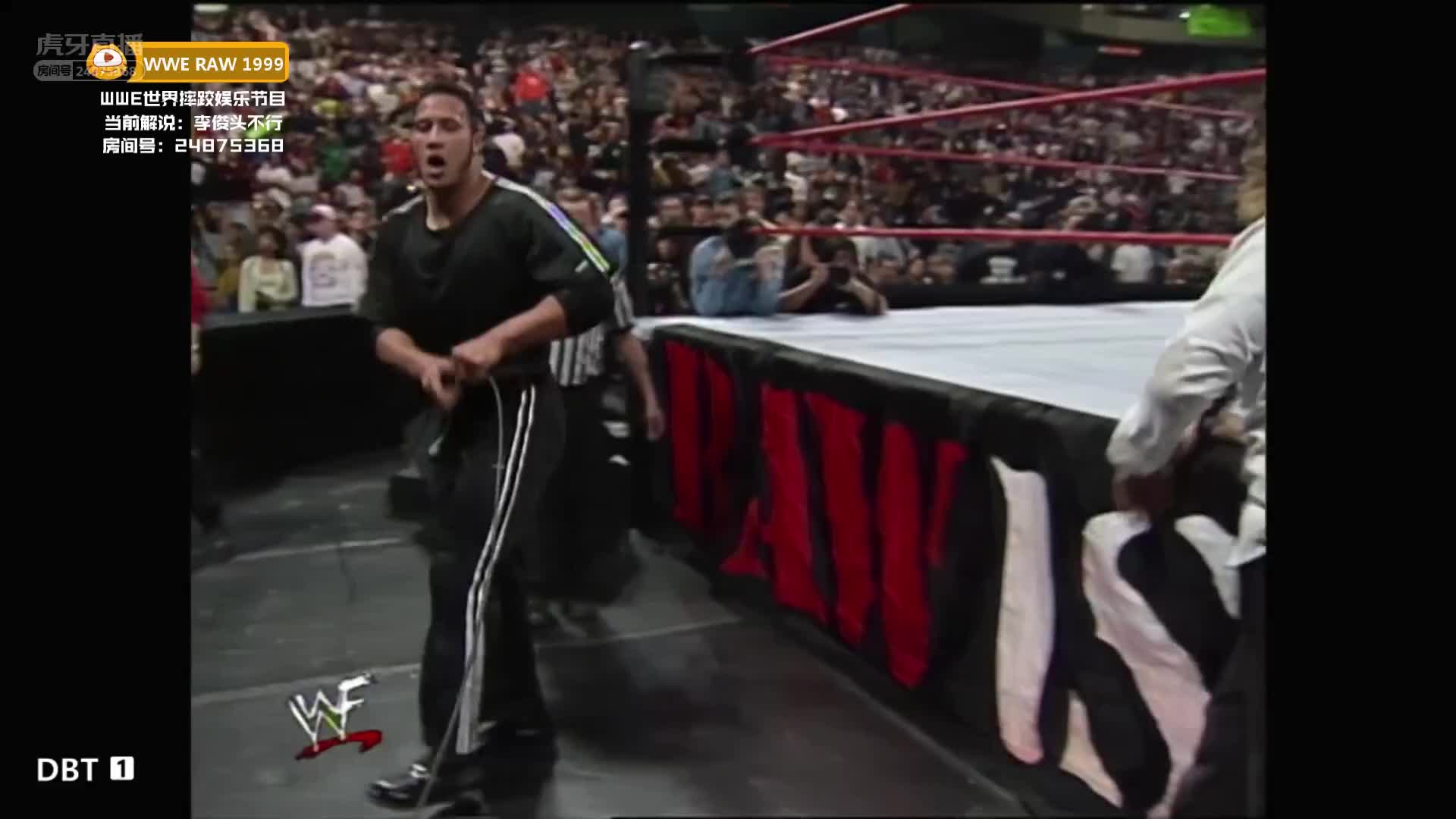 WWE解说高危职业 强森又被偷桃