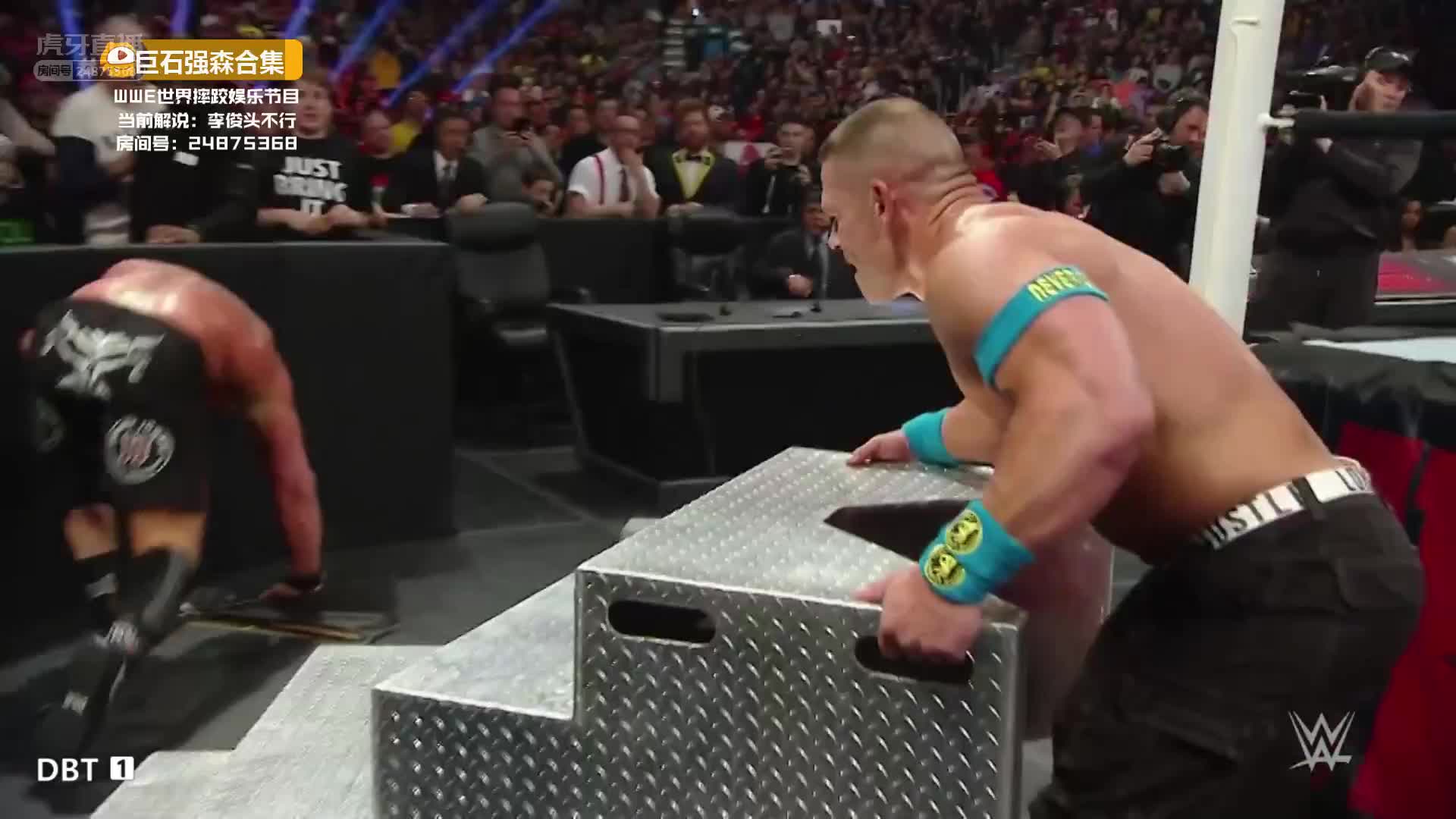 赛斯肘击落下 砸爆解说台  赛斯被塞纳rko，险些被带走