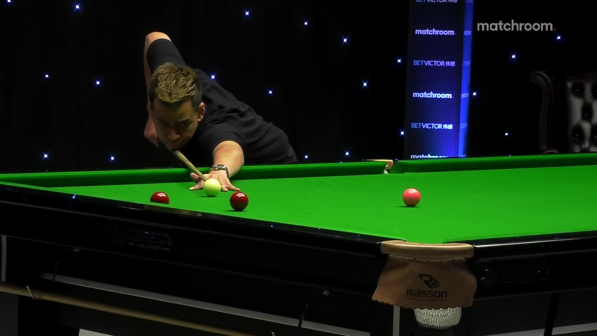 罗永浩打法？小白桑坎姆互相喂饭打和谐斯诺克