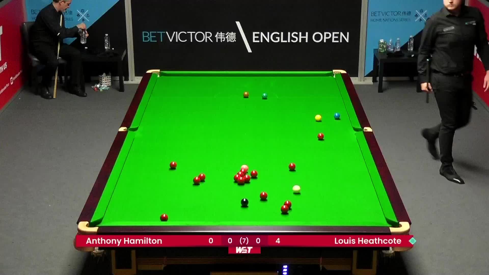 新一代磨王？老汉左看右看打出一套军体拳终于出杆