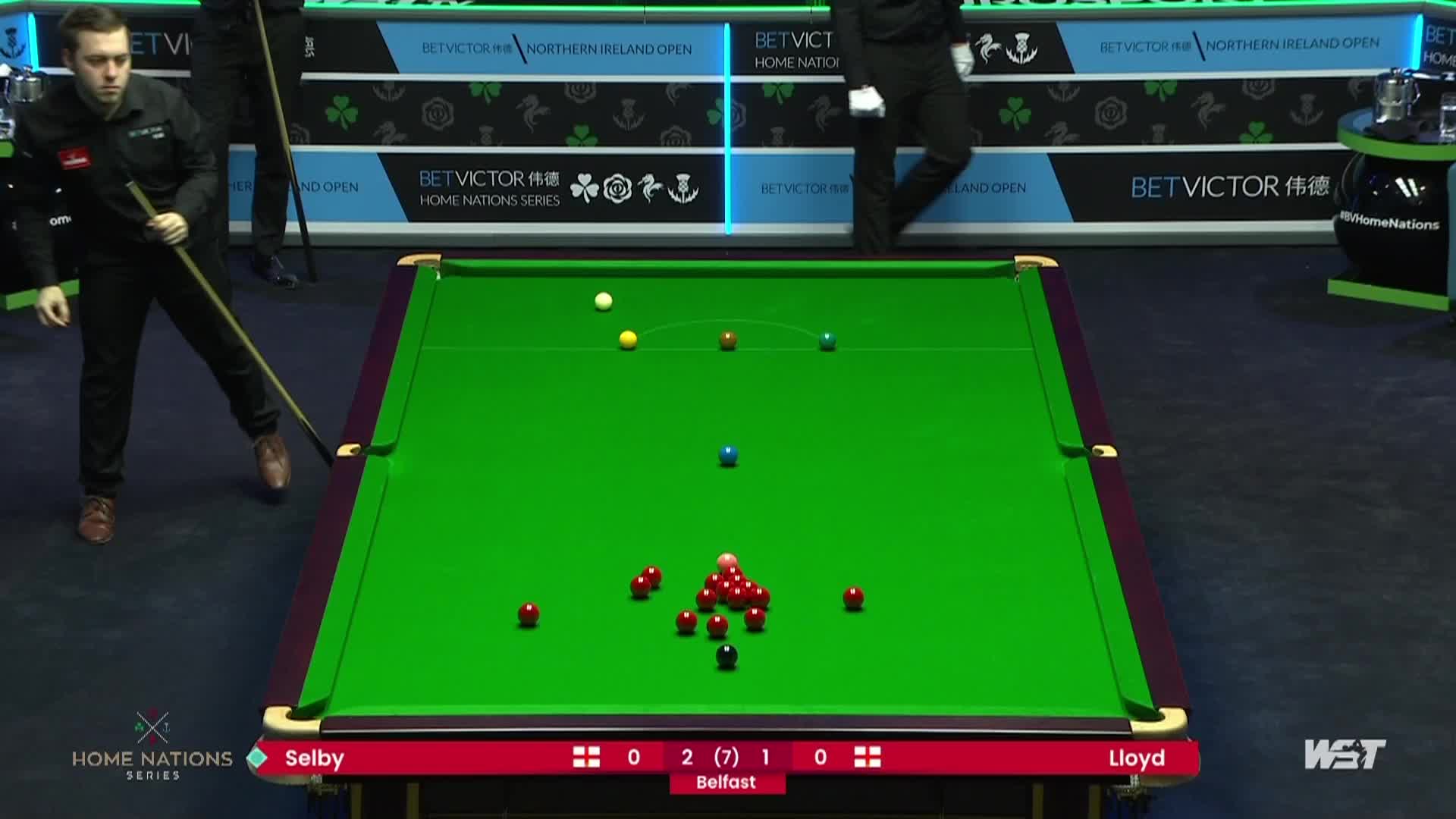 马克·劳德：世界第一在看着我呢！准一杆！