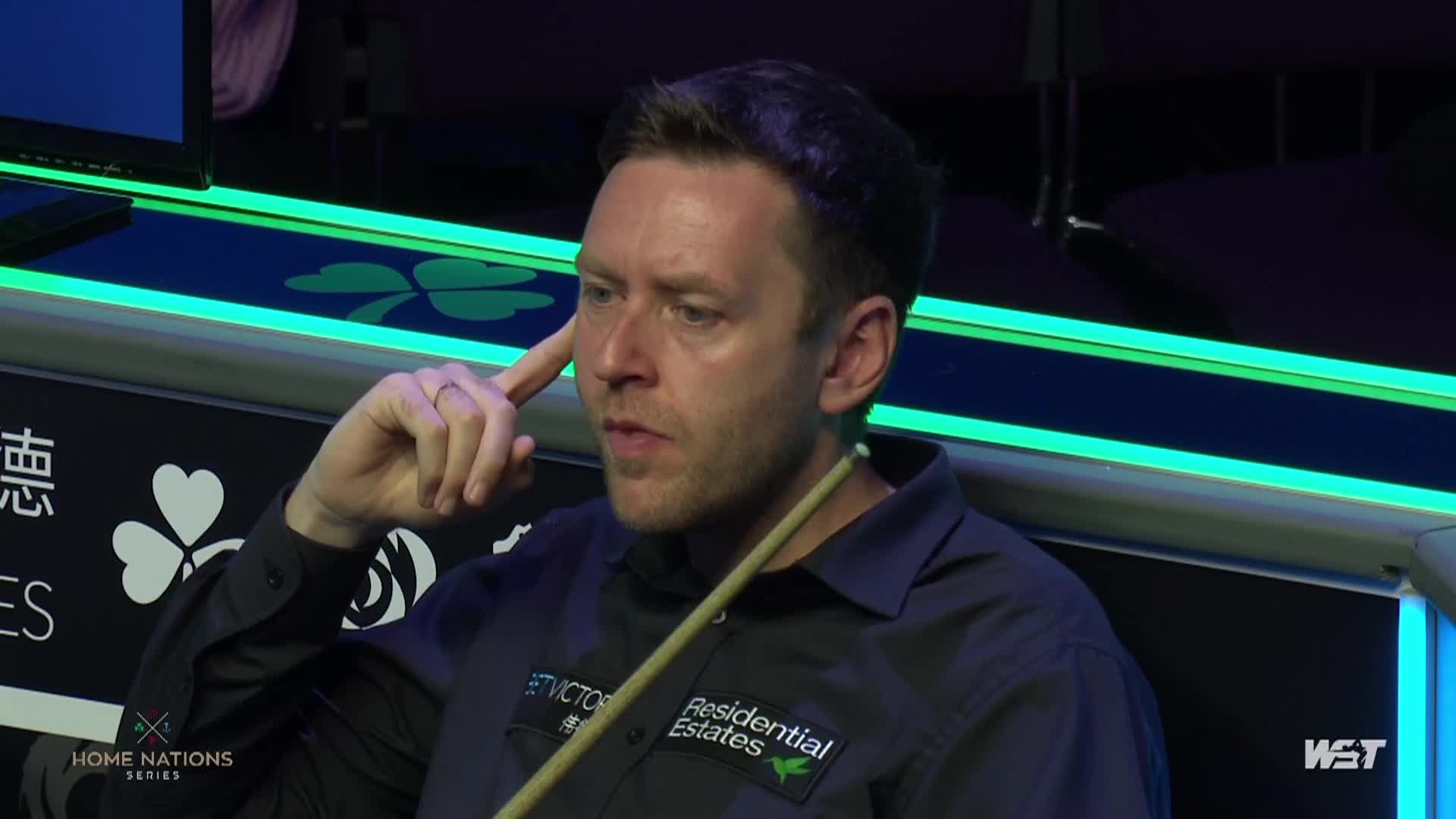 艾伦一杆高难度底袋锁定胜局，顺利晋级决赛！