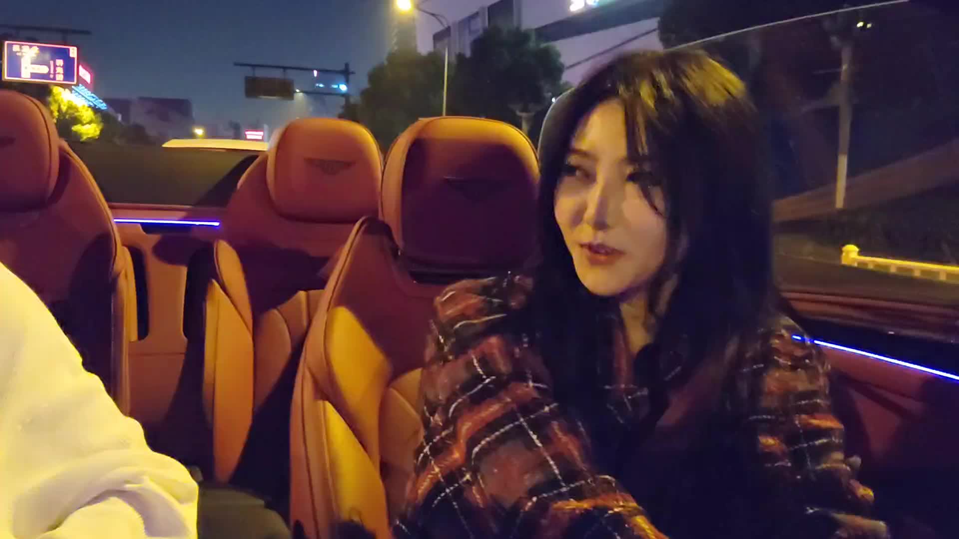 祖师爷车顶服了，童锦程被骂脑子有病，呼吁粉丝们取关吧#星秀爆料站#