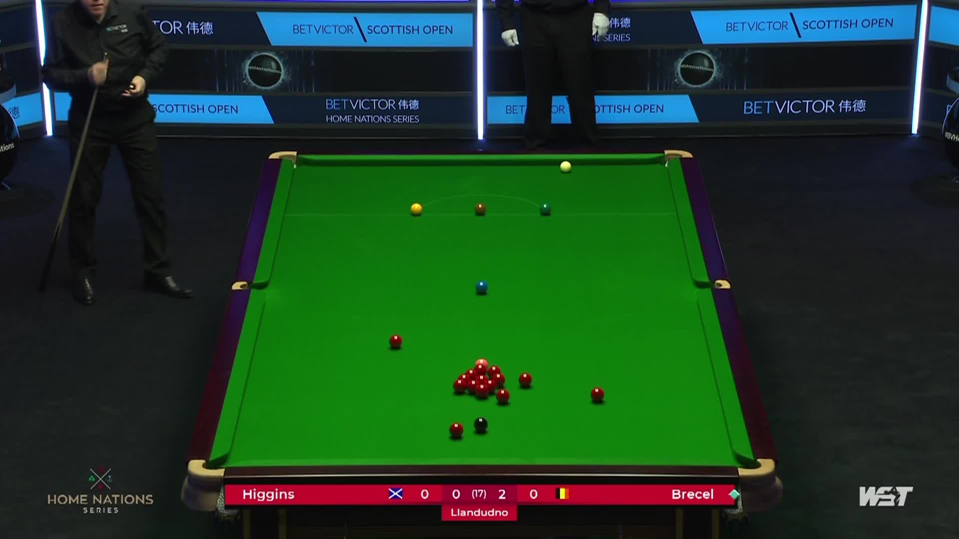 巫师展示长台实力，随后玩起斯诺克