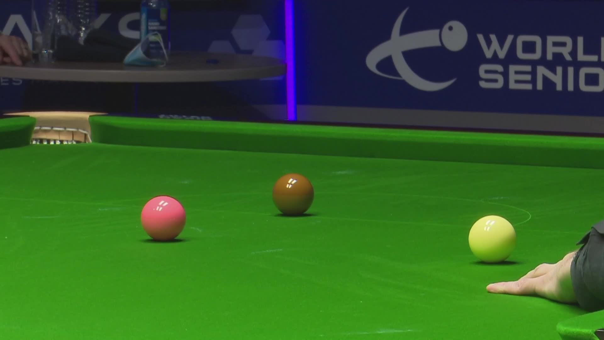 一锤定音！莱恩斯连战11局加冕元老冠军