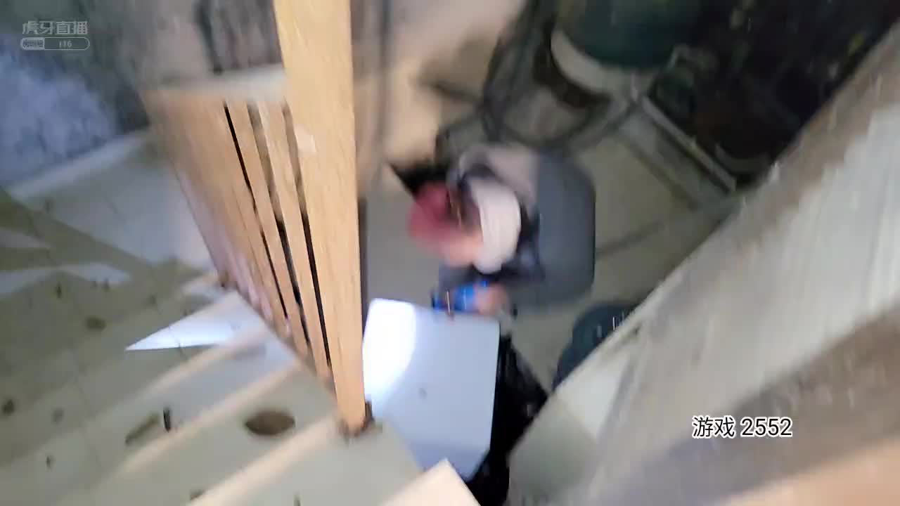 别墅捉迷藏再开，吉利服装落叶堆失败？ #星秀爆料站#