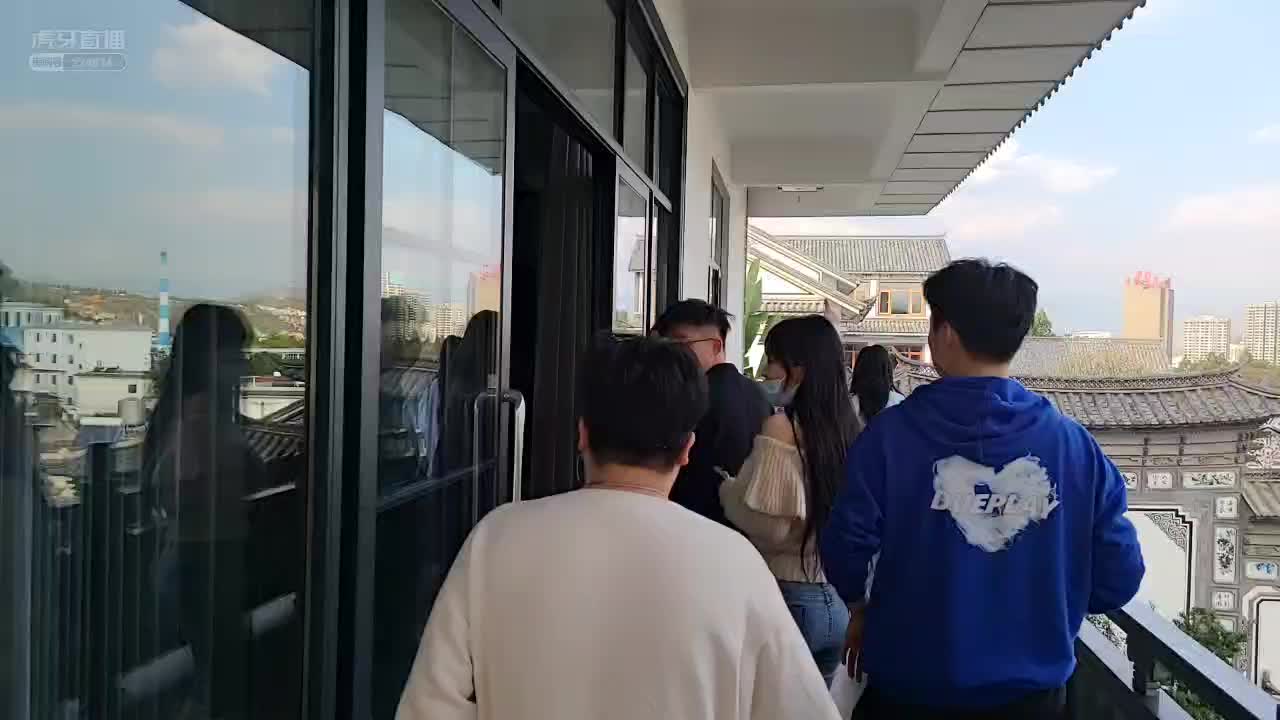 zero房间独占一层 还养孔雀？#星秀爆料站#