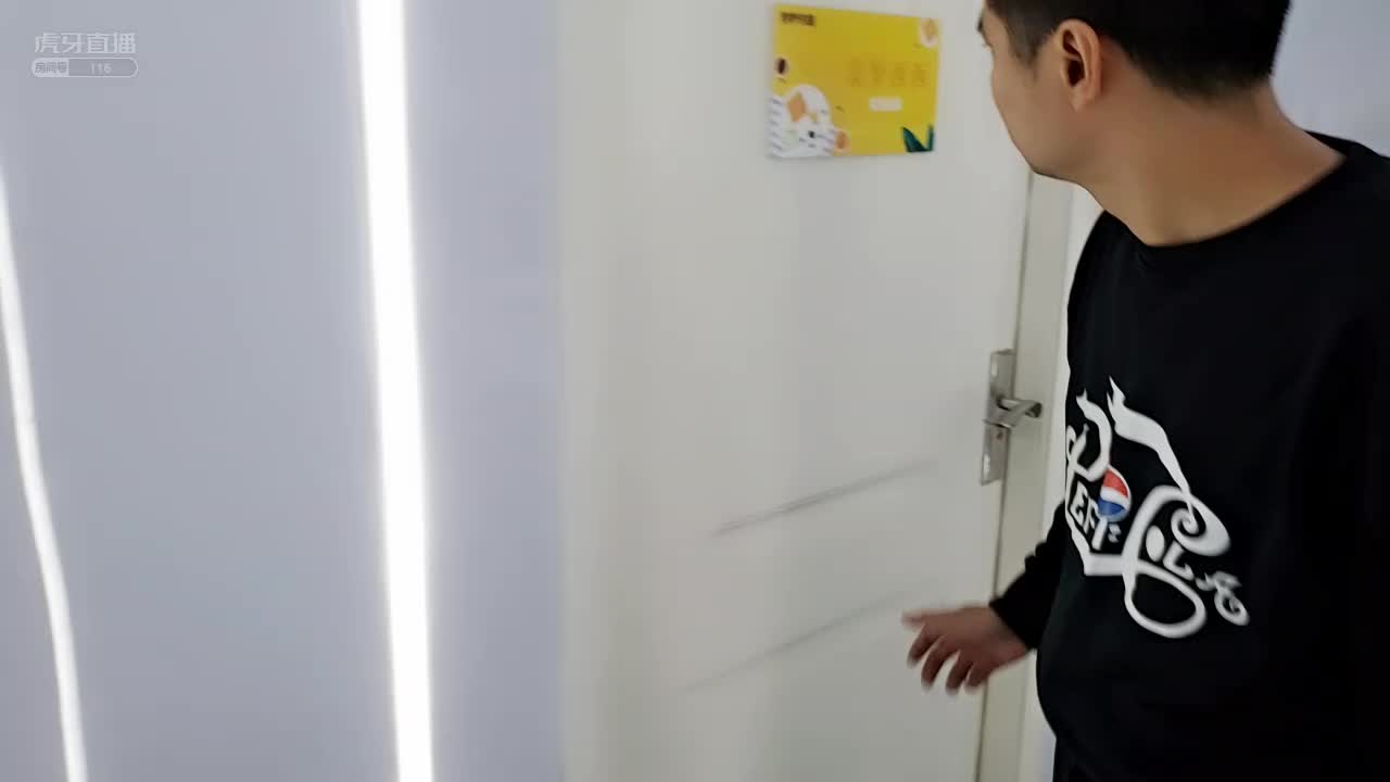 集梦美宣单杠挑战，超高成绩80秒 #星秀爆料站#