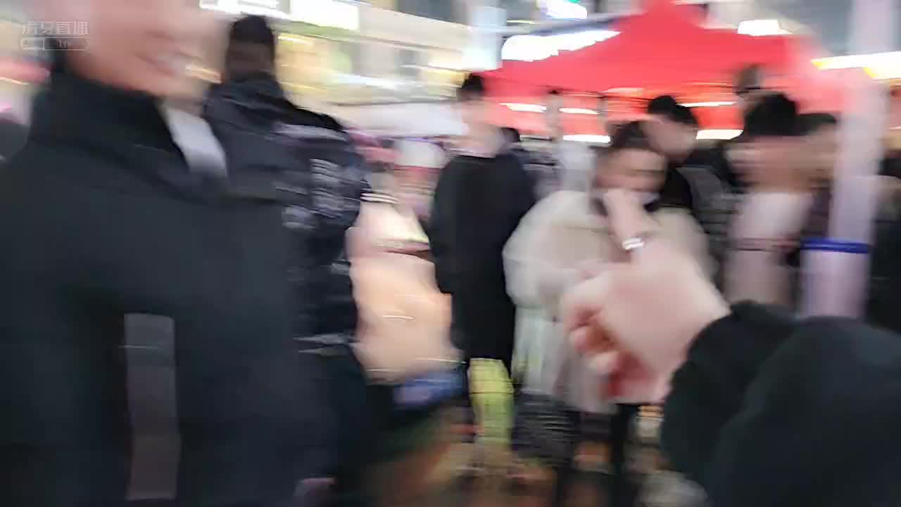 集梦"仰卧过杆"挑战第二弹,最低高度小姐姐遗憾未过 #星秀爆料站#