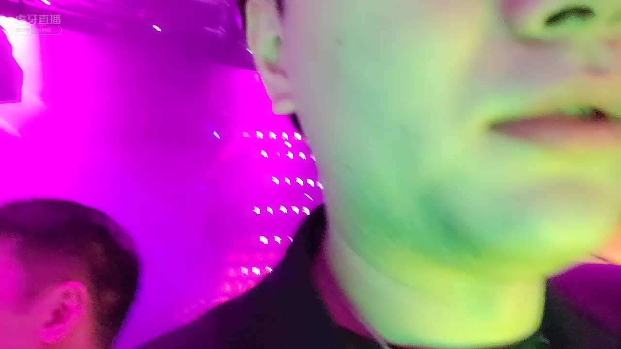 小酷酒吧被性感妹妹包围#星秀爆料站#